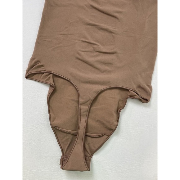 NEW!! SKIMS Bodysuit, Size 4XL. Adjustable Straps. Snap Bottom. Without Tags. - Picture 4 of 8